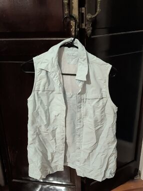 L.L. Bean White Sleeveless Button-Front Utility Vest